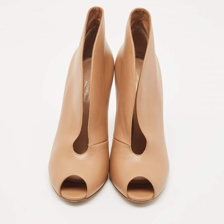 Pre Owned Gianvito Rossi Beige Leather Vamp Boots Size 40.5