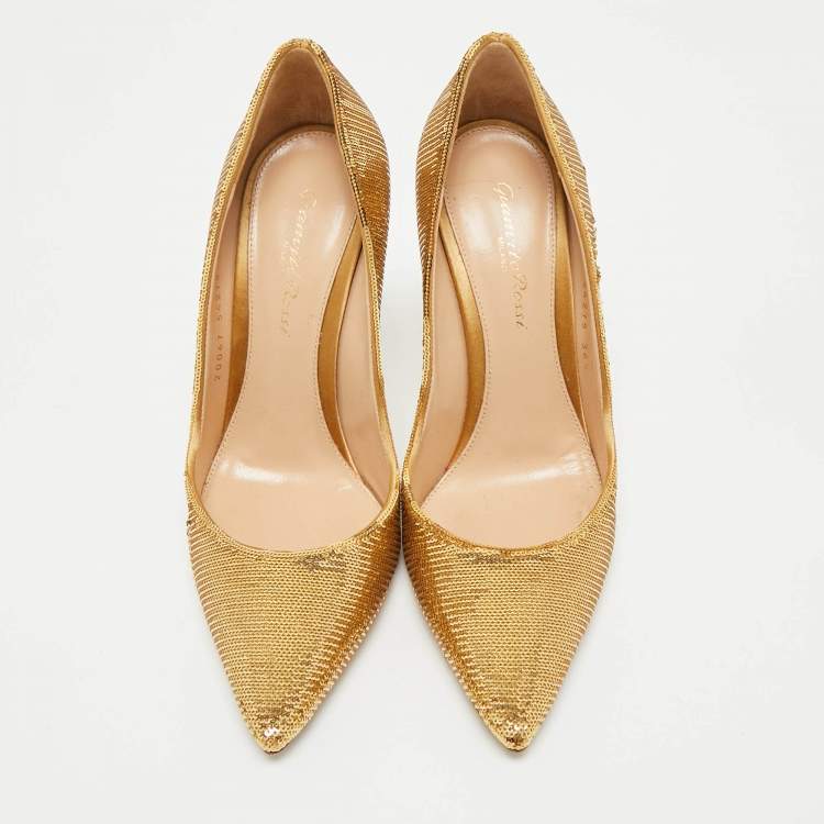 Pre Owned Gianvito Rossi Gold Sequins Gianvito Pumps Size 36.5