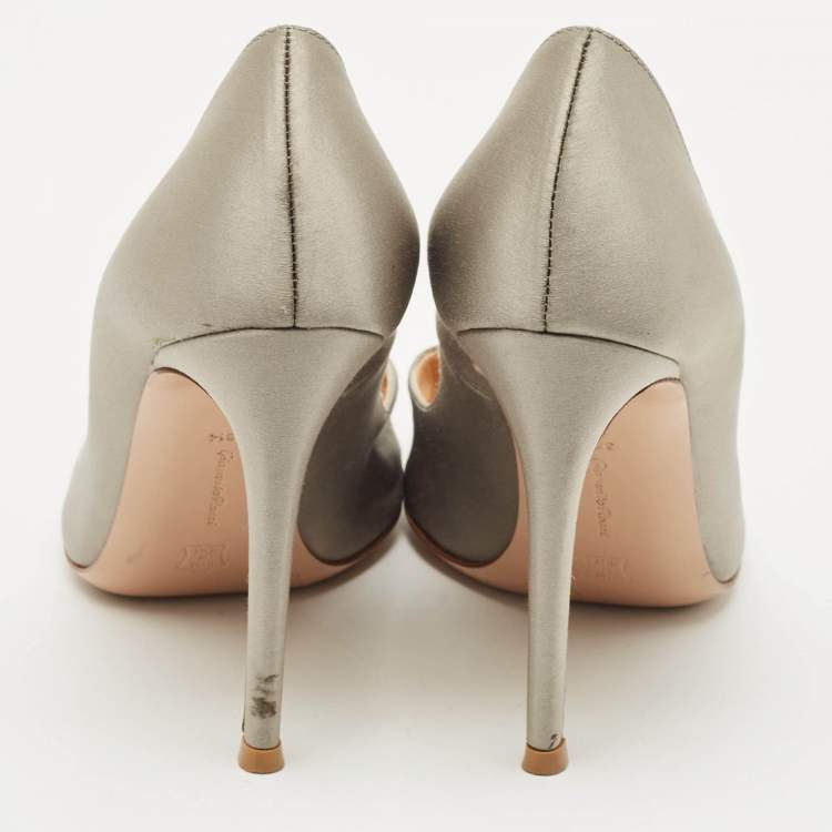 Pre Owned Gianvito Rossi Grey Satin Gianvito Pointed Toe Pumps Size 38.5