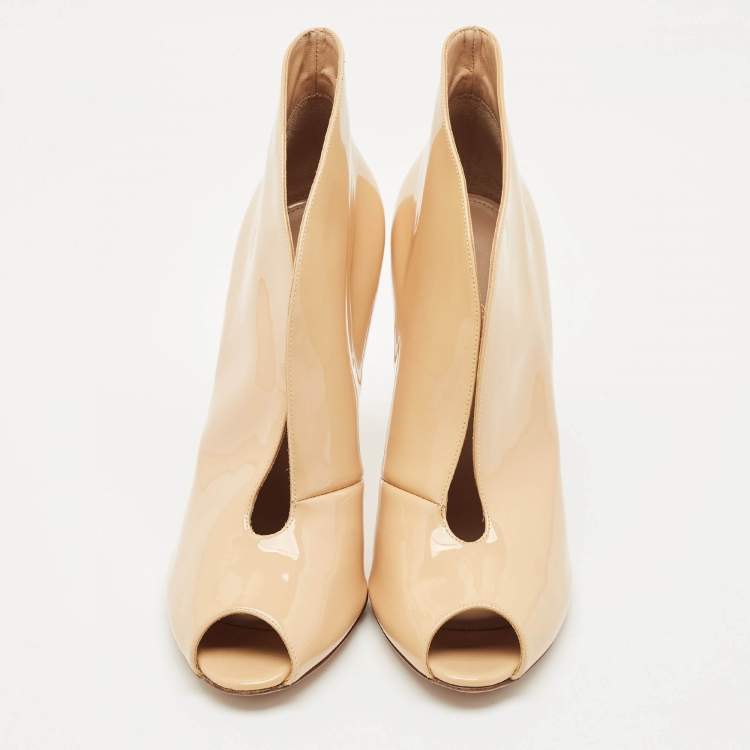 Pre Owned Gianvito Rossi Beige Patent Leather Vamp Peep Toe Booties Size 41