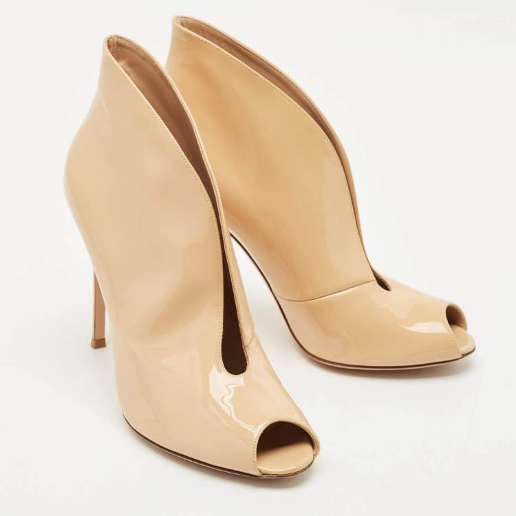 Pre Owned Gianvito Rossi Beige Patent Leather Vamp Peep Toe Booties Size 41
