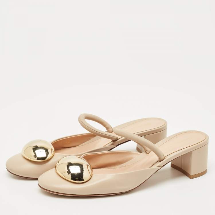 Pre Owned Gianvito Rossi Beige Leather Sphera Block Heel Pumps Size 40