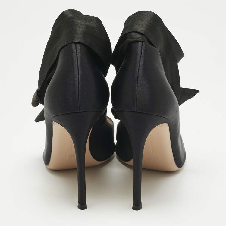 Pre Owned Gianvito Rossi Black Satin Gala Ankle Wrap Pumps Size 41