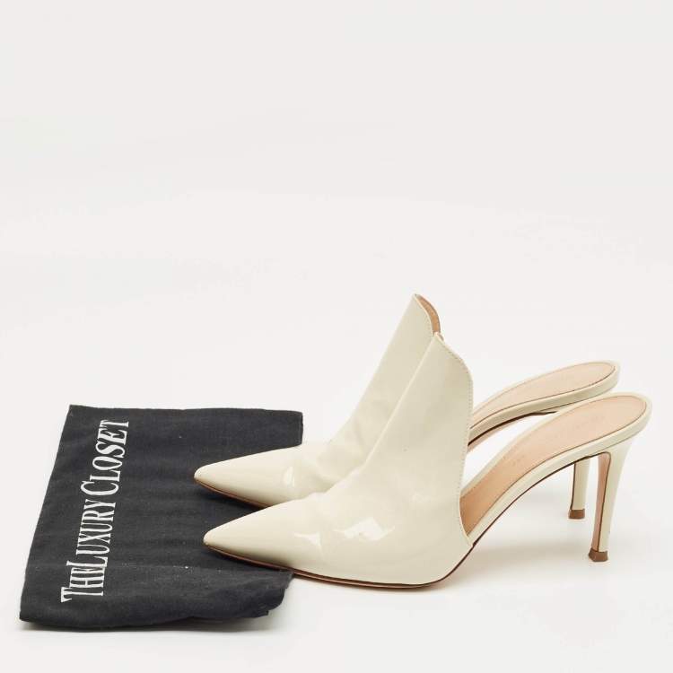 Pre Owned Gianvito Rossi Cream Patent Leather Aramis Pointed Toe Mules Size 38