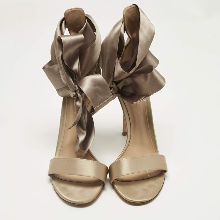 Pre Owned Gianvito Rossi Grey Satin Gala Ankle wrap Sandals Size 39.5