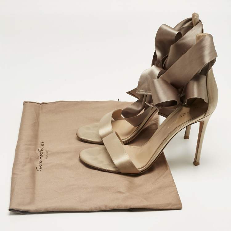 Pre Owned Gianvito Rossi Grey Satin Gala Ankle wrap Sandals Size 39.5