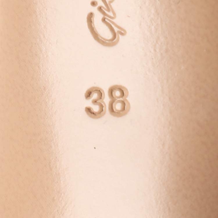 Pre Owned Gianvito Rossi Black Patent Leather and PVC Plexi Pumps Size 38