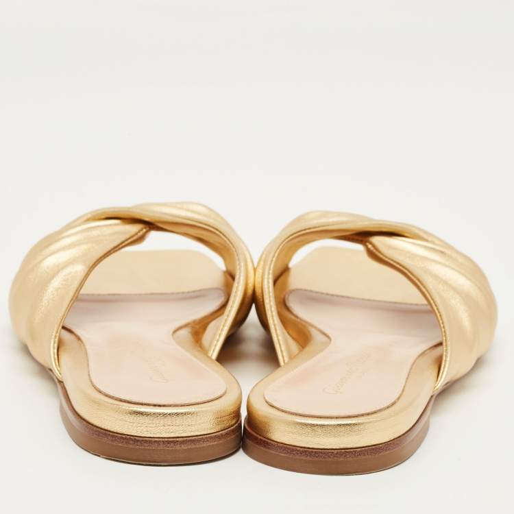 Pre Owned Gianvito Rossi Gold Leather Flat Slide Size 36