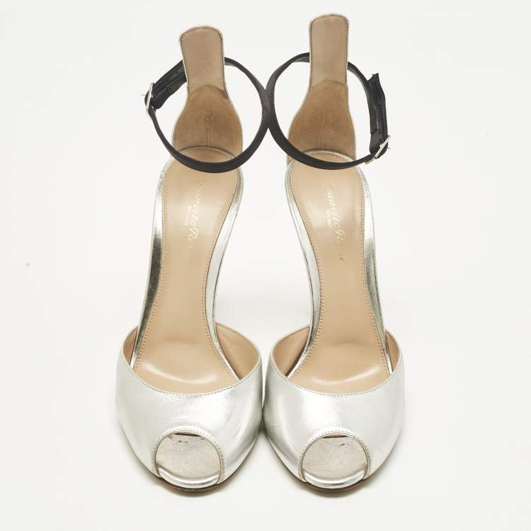 Pre Owned Gianvito Rossi Silver Leather  Ankle Strap Sandals Size 39.5