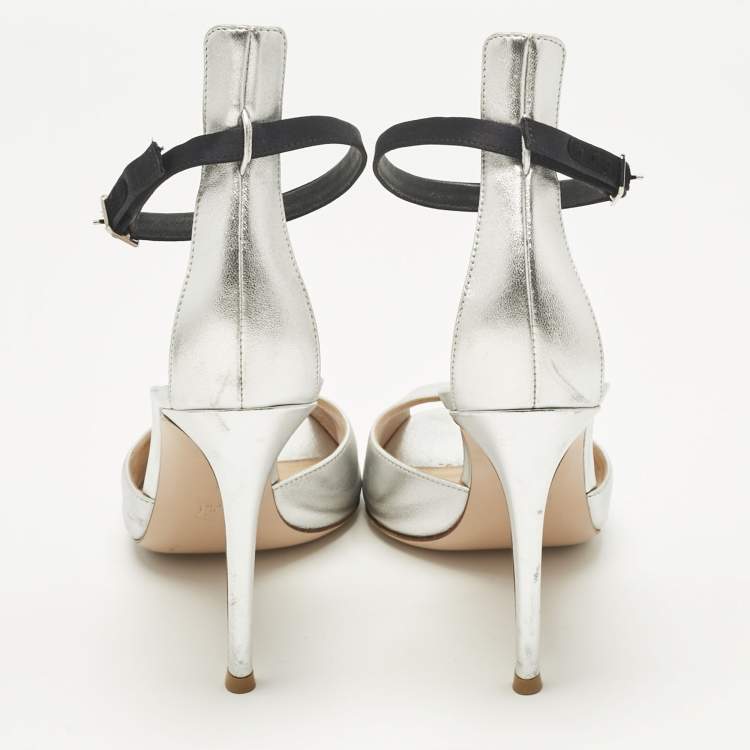 Pre Owned Gianvito Rossi Silver Leather  Ankle Strap Sandals Size 39.5