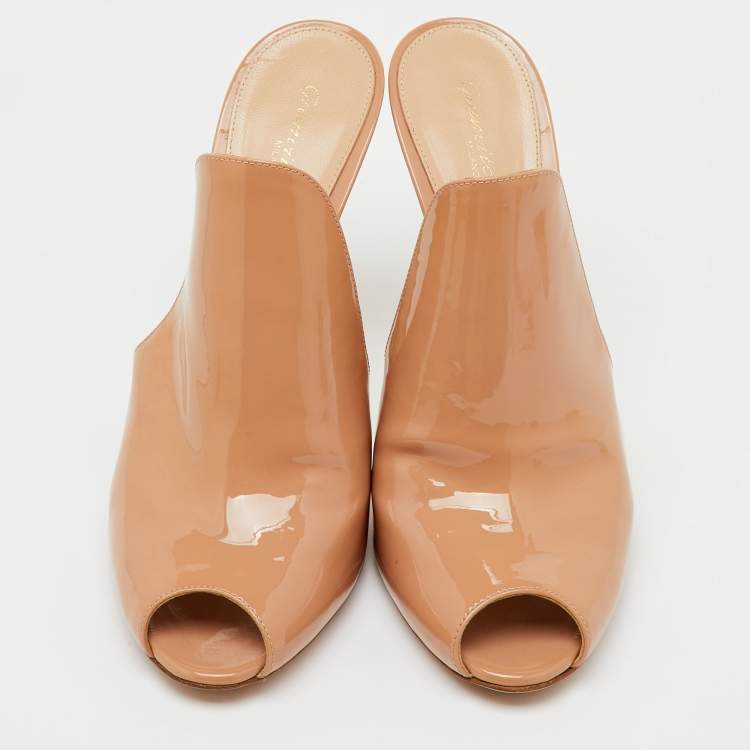 Pre Owned Gianvito Rossi Beige Patent Leather Peep Toe Mules Size 40
