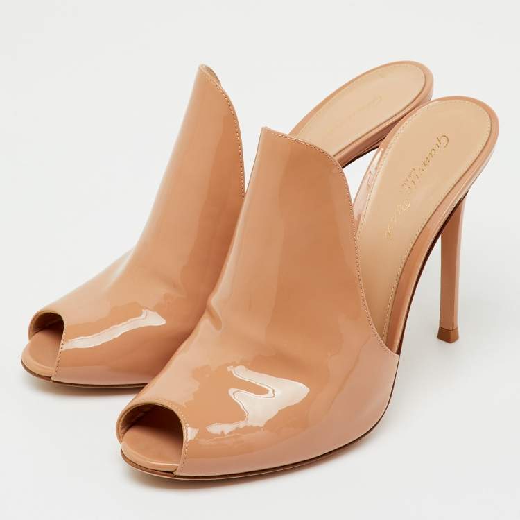 Pre Owned Gianvito Rossi Beige Patent Leather Peep Toe Mules Size 40