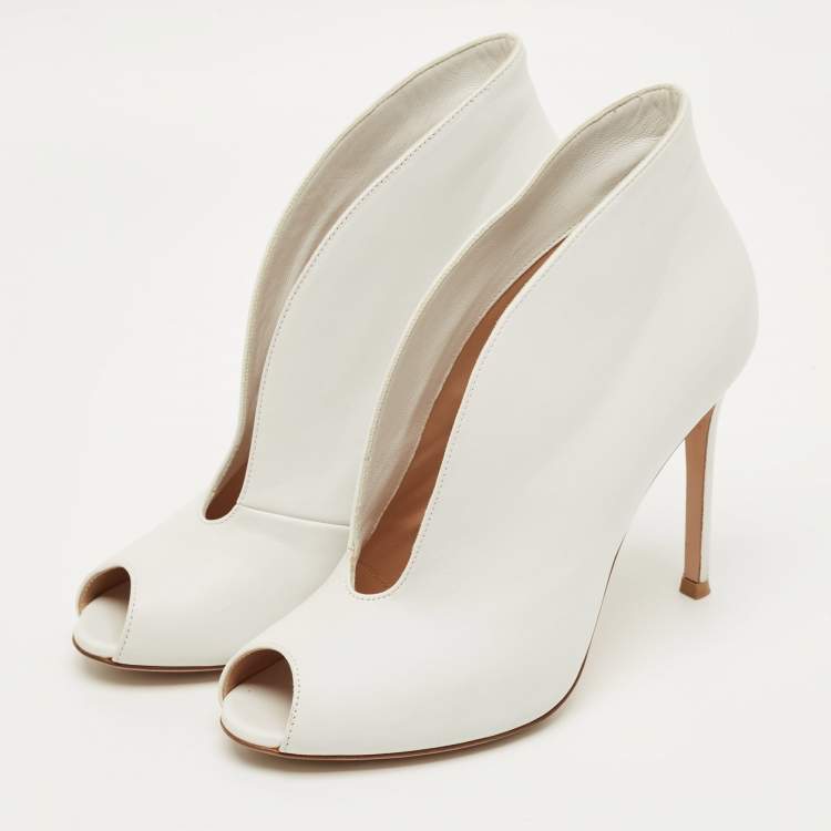 Pre Owned Gianvito Rossi White Leather Vamp Booties Size 37.5