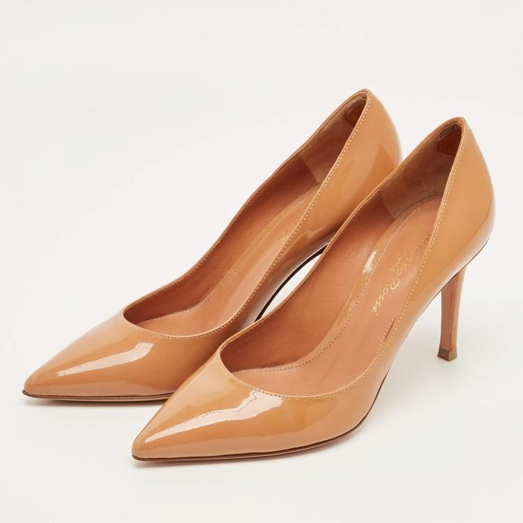 Pre Owned Gianvito Rossi Beige  Gianvito Pointed Toe Pumps Size 34