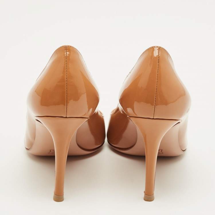 Pre Owned Gianvito Rossi Beige  Gianvito Pointed Toe Pumps Size 34