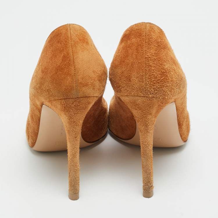 Pre Owned Gianvito Rossi Beige Suede Gianvito 105 Pumps Size 38.5