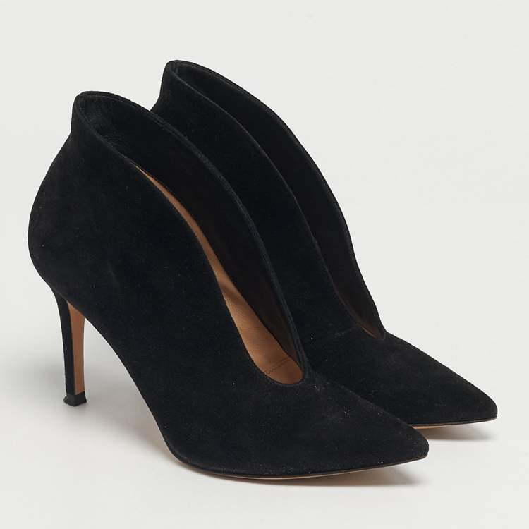 Pre Owned Gianvito Rossi Vamp Size 35 Black Suede Booties