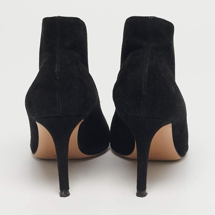 Pre Owned Gianvito Rossi Vamp Size 35 Black Suede Booties