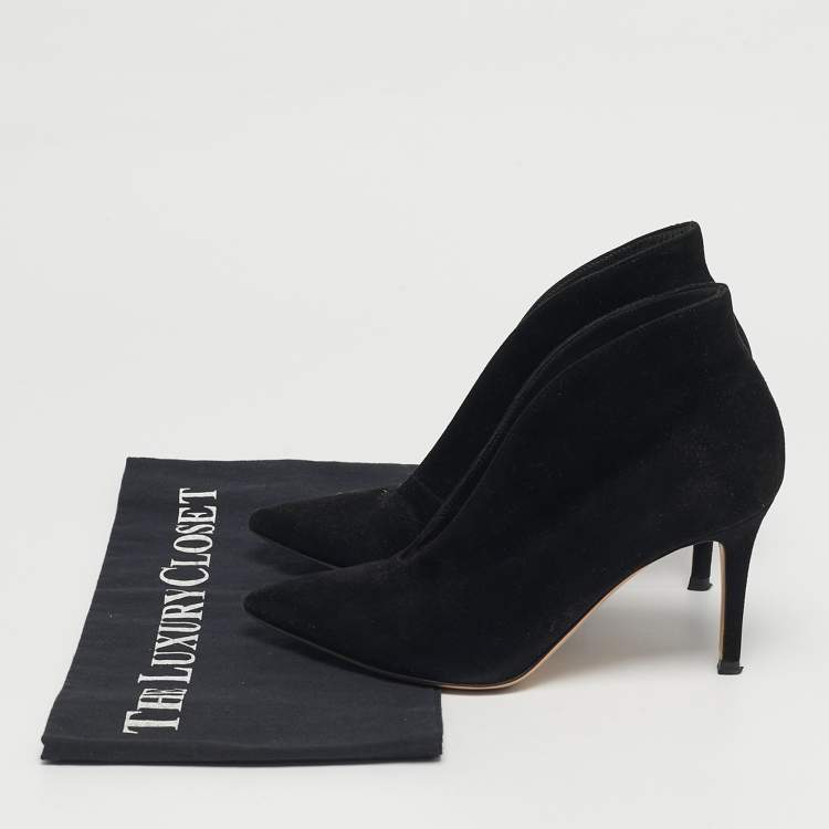 Pre Owned Gianvito Rossi Vamp Size 35 Black Suede Booties
