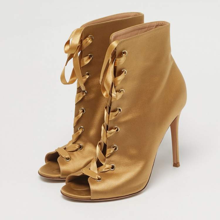مملوكة مسبقًا Gianvito Rossi Marie Size 38.5 Gold Satin Ankle Length Boots