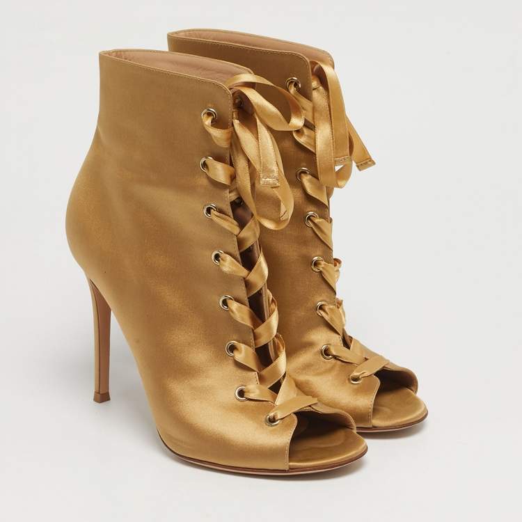 مملوكة مسبقًا Gianvito Rossi Marie Size 38.5 Gold Satin Ankle Length Boots