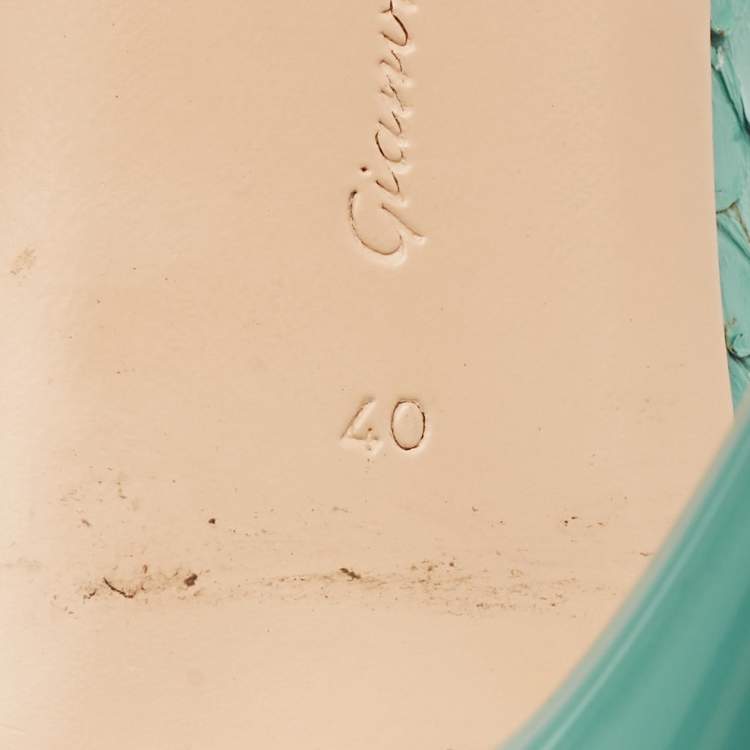 مملوكة مسبقًا Gianvito Rossi Pilacvi Size 40 Blue/Burgundy Python Leather D'orsay Pumps