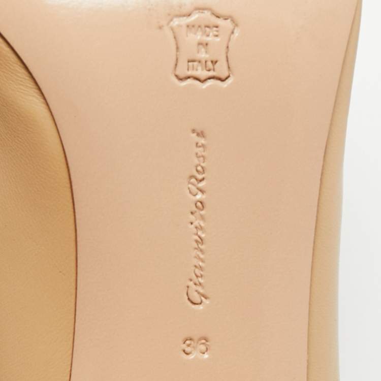 Pre Owned Gianvito Rossi Size 36 Beige Leather  Round  Toe Pumps