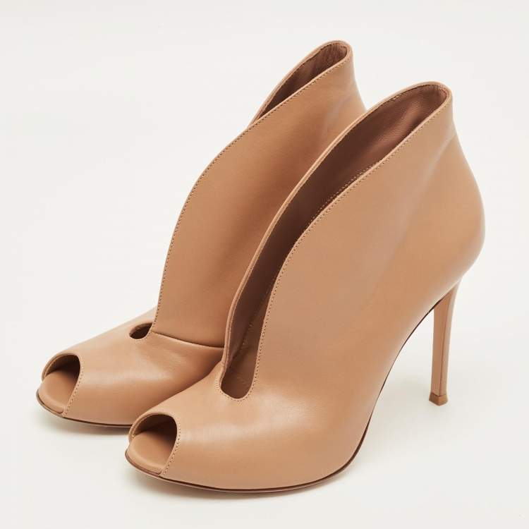 Pre Owned Gianvito Rossi Vamp Size 38.5 Beige Leather Peep Toe Booties
