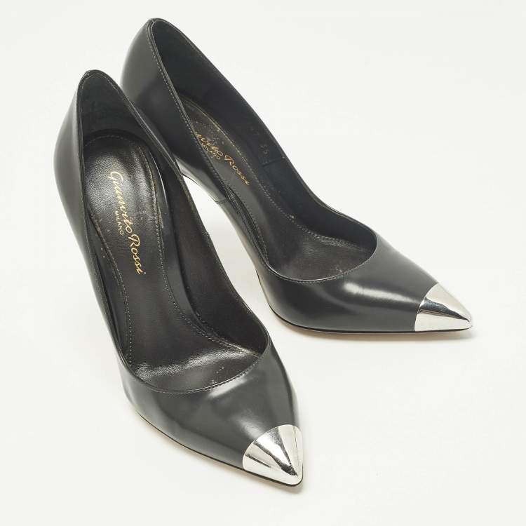Pre Owned Gianvito Rossi Size 35 Black Leather Pointed Toe Pumps