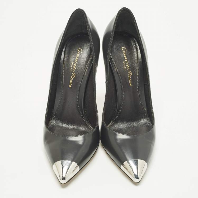 Pre Owned Gianvito Rossi Size 35 Black Leather Pointed Toe Pumps