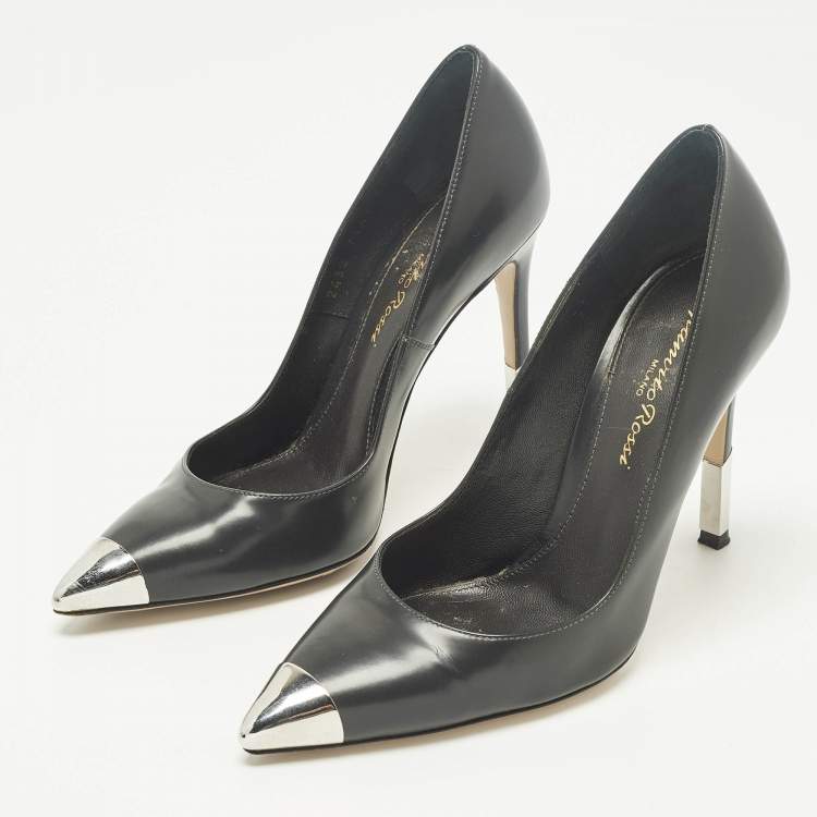 Pre Owned Gianvito Rossi Size 35 Black Leather Pointed Toe Pumps