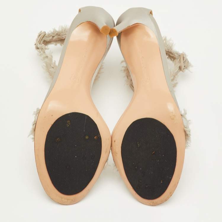 Pre Owned Gianvito Rossi Caribe Size 39 Light Grey Satin Ankle Strap Sandals