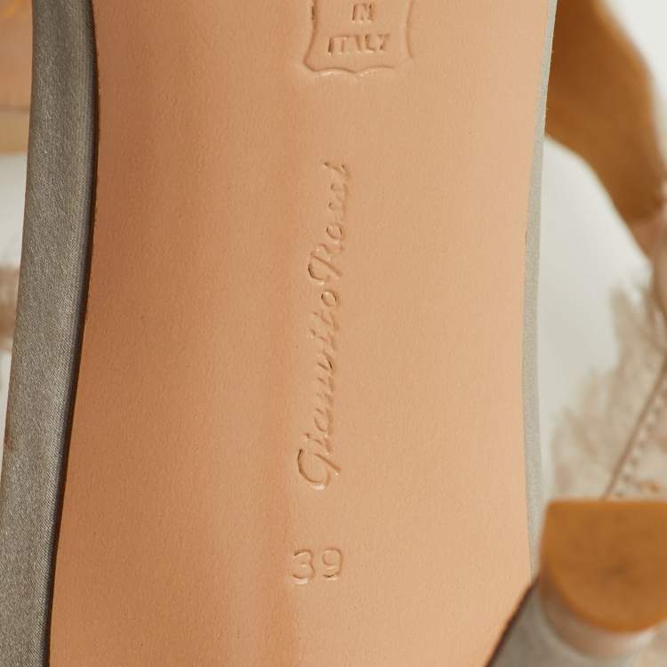 Pre Owned Gianvito Rossi Caribe Size 39 Light Grey Satin Ankle Strap Sandals