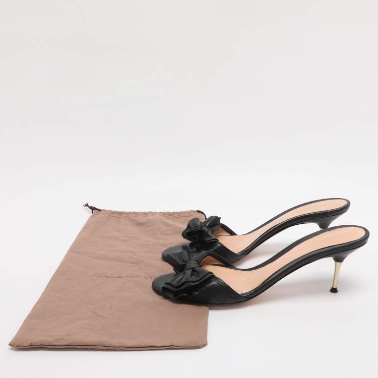 Pre Owned Gianvito Rossi Size 39 Black Leather Bow Slide Sandals
