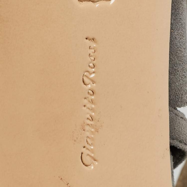 مملوكة مسبقًا Gianvito Rossi Size 41 Grey Suede Cutout Maxne Ankle Strap Sandals