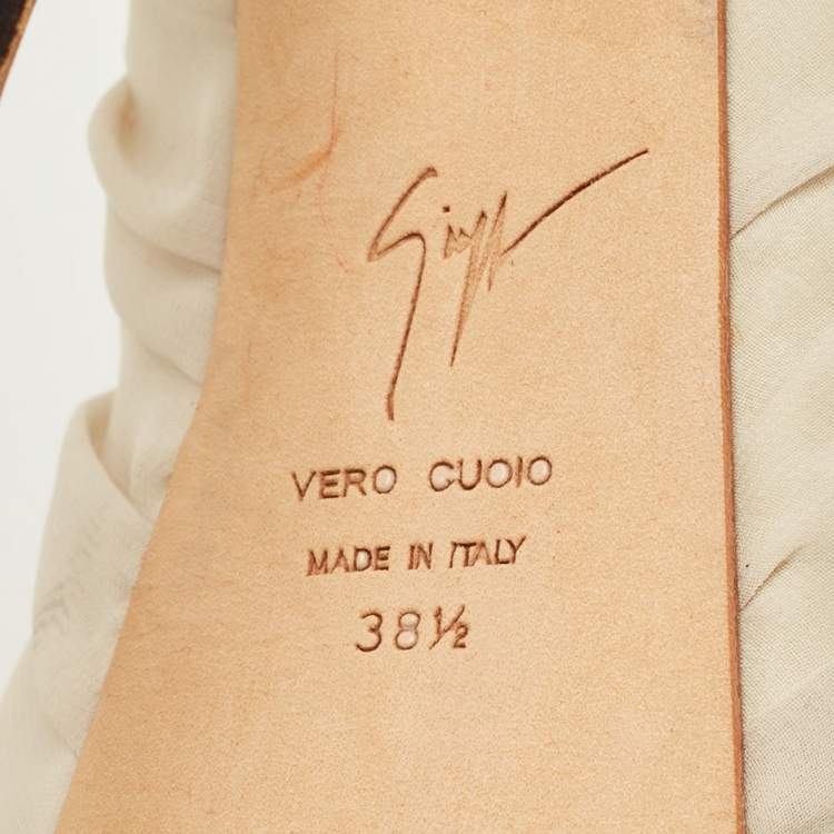 مملوكة مسبقًا Gianvito Rossi Size 38.5 Beige Ruched Fabric Peep Toe Platform Pumps