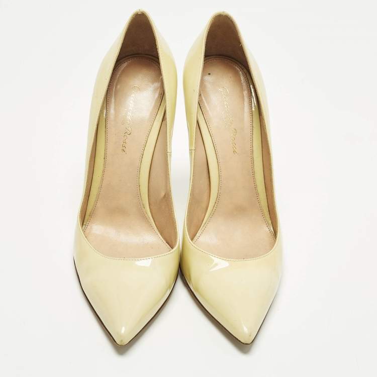Pre Owned Gianvito Rossi Size 39 Yellow Patent Leather Pointed Toe Pumps