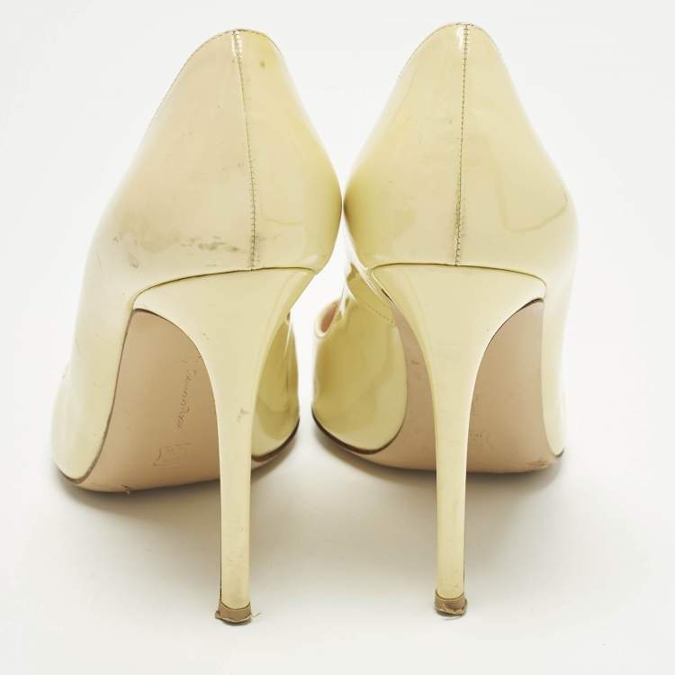 Pre Owned Gianvito Rossi Size 39 Yellow Patent Leather Pointed Toe Pumps