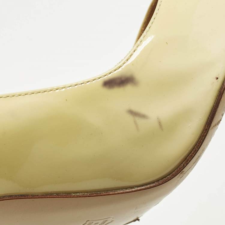 Pre Owned Gianvito Rossi Size 39 Yellow Patent Leather Pointed Toe Pumps