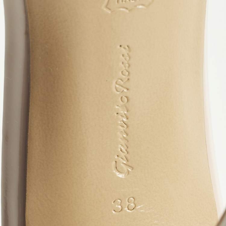 مملوكة مسبقًا Gianvito Rossi Elle Size 38 Beige PVC Mules