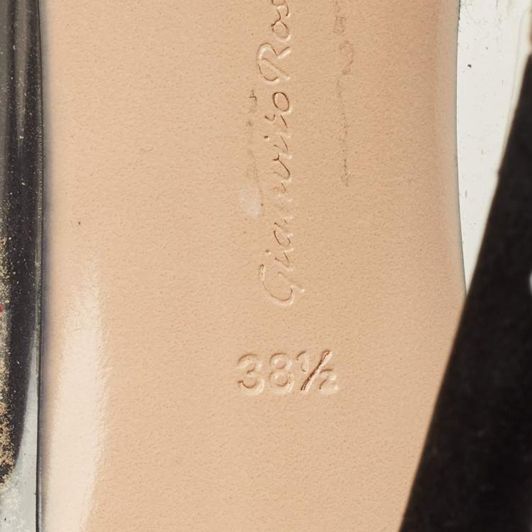 مملوكة مسبقًا Gianvito Rossi Size 38.5 Black/White Studded Suede and PVC Plexi Pumps 