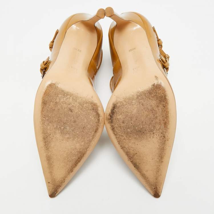 Pre Owned Gianvito Rossi Size 37.5 Beige Patent Leather Crisscross Pointed Toe Pumps