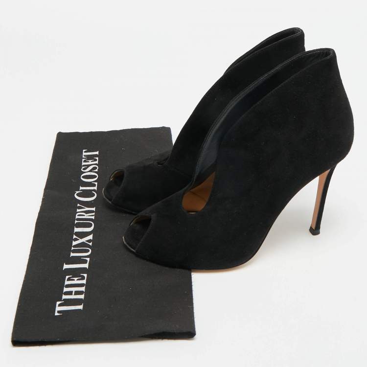 Pre Owned Gianvito Rossi Vamp Size 37 Black Suede Peep Toe Booties