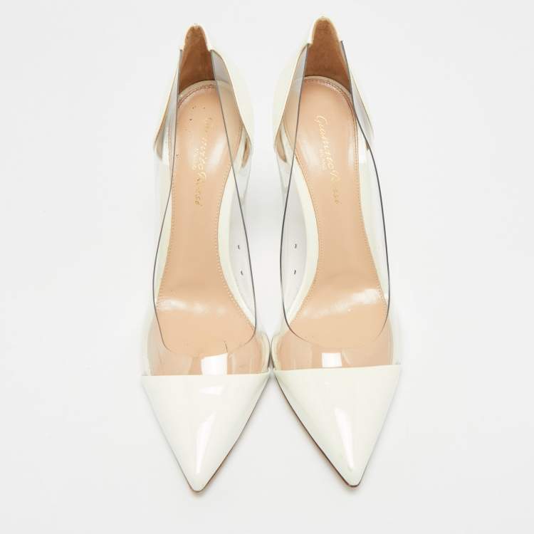 مملوكة مسبقًا Gianvito Rossi Plexi Size 38 White/Transparent Patent Leather and PVC Pointed Toe Pumps