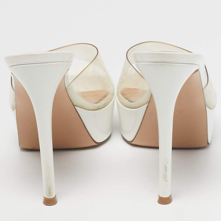 مملوكة مسبقًا Gianvito Rossi Betty Size 37.5 Transparent PVC Platform Slide Sandals