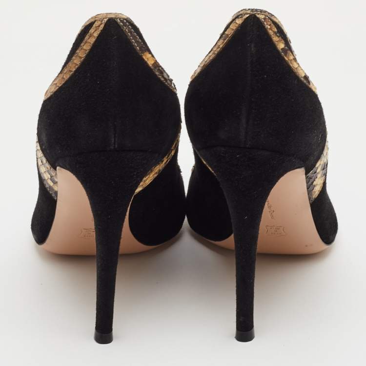 Pre Owned Gianvito Rossi Size 39 Black Suede and Snakeskin Pumps