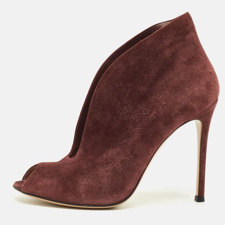 Pre Owned Gianvito Rossi Vamp Size 37 Burgundy Suede Booties