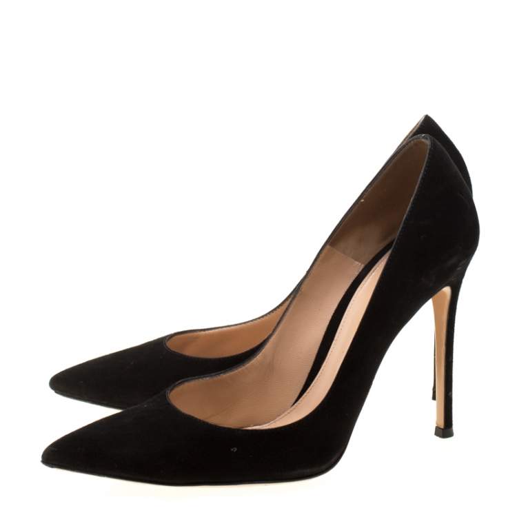 Pre Owned Gianvito Rossi Black Suede Pointed Toe Pumps 39