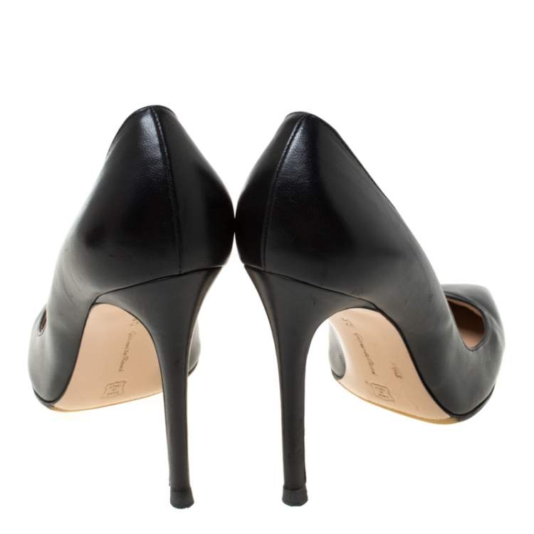 Pre Owned Gianvito Rossi Black Leather Pointed Toe Pumps Size 37.5