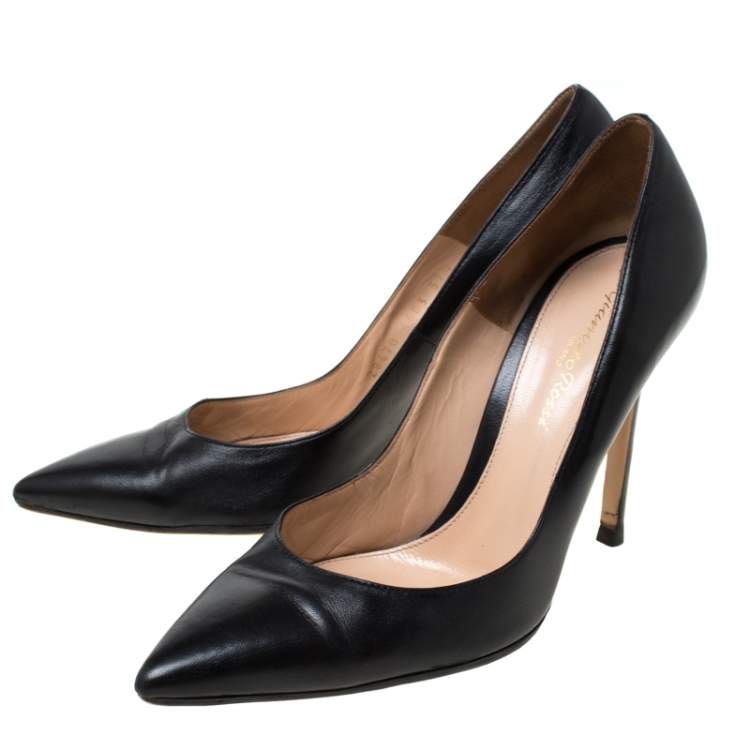 Pre Owned Gianvito Rossi Black Leather Pointed Toe Pumps Size 37.5